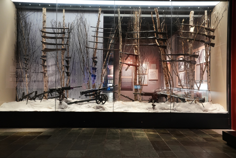 浴血奋战 艰苦卓绝